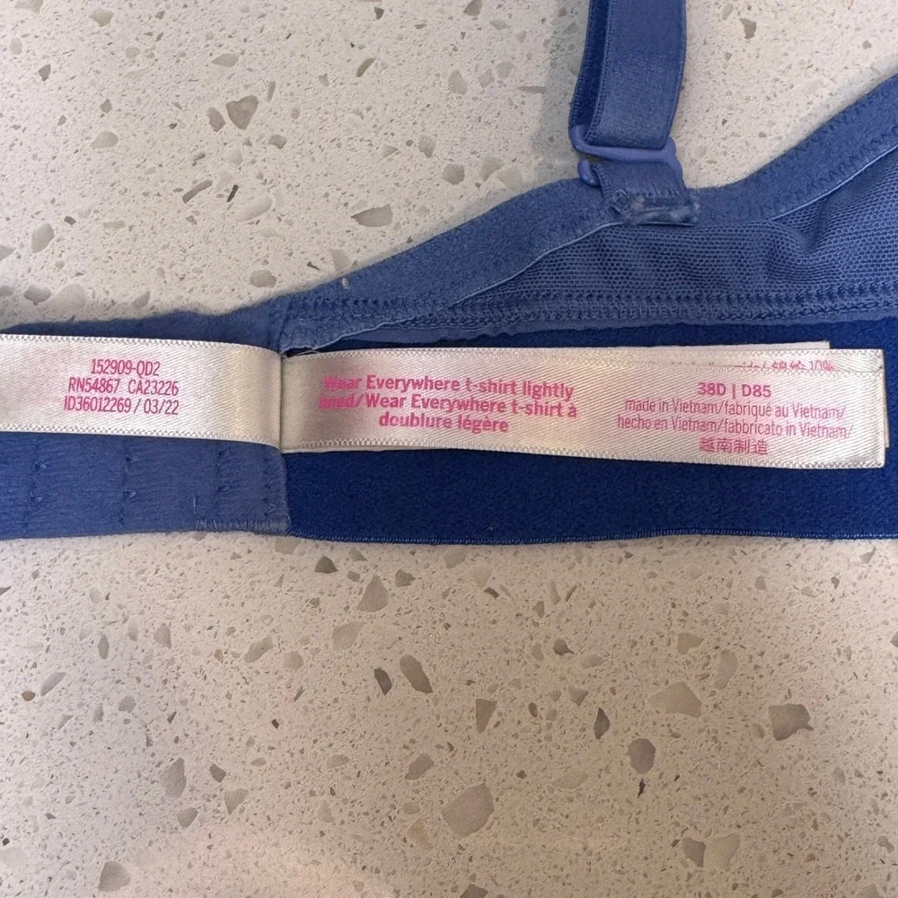 Victoria's Secret PINK Wear Everywhere T-Shirt Bra Blue Pink 38D Underwire Logo